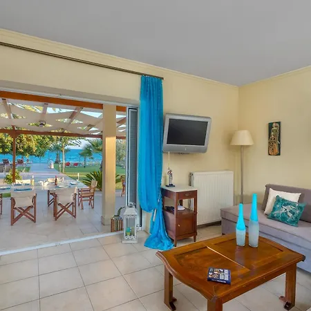 Maria's Seaside - House With 3 In Marathon, With Wonderful Марафон