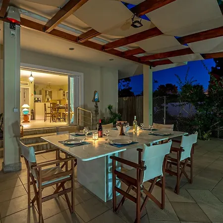 Апартаменты Maria's Seaside - House With 3 In Marathon, With Wonderful *