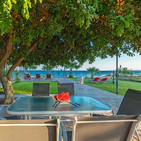 Апартаменты Maria's Seaside - House With 3 In Marathon, With Wonderful